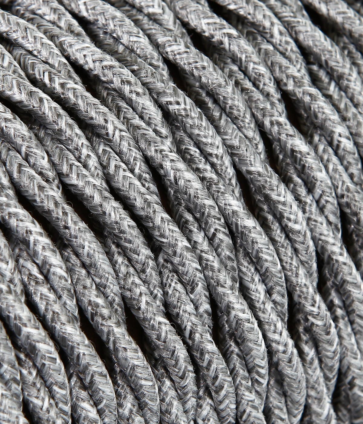 câbles tressés apparents
câbles électriques tressés apparents
câble électrique tissé
câbles tressés recouverts de tissu