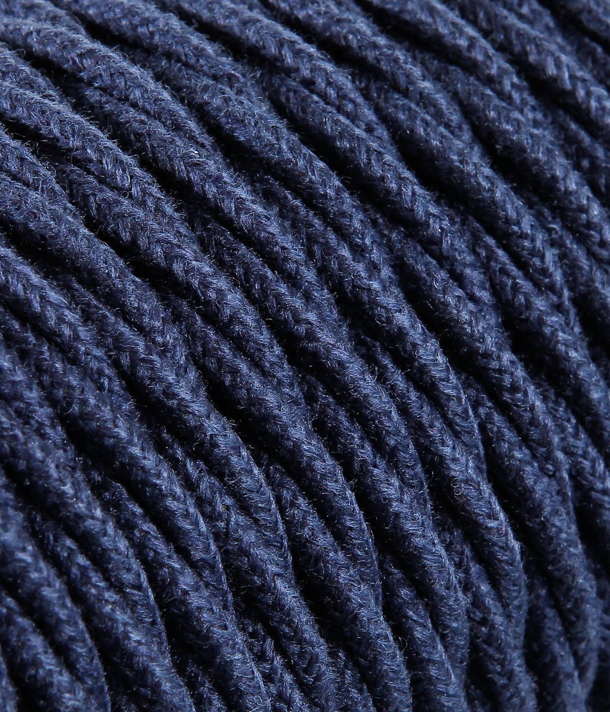 câbles tressés apparents
câbles électriques tressés apparents
câble électrique tissé
câbles tressés recouverts de tissu